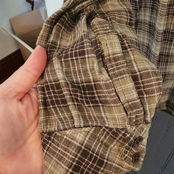 Eddie Bauer Flannel ruffle button down longsleeve womans shirt Medium - Picture 4 of 7